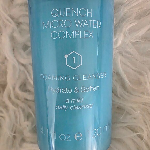 NWT Quench Micro Water Complex Foaming Cleanser- Mild, Daily Cleanser- 4.1fl oz - Picture 2 of 8